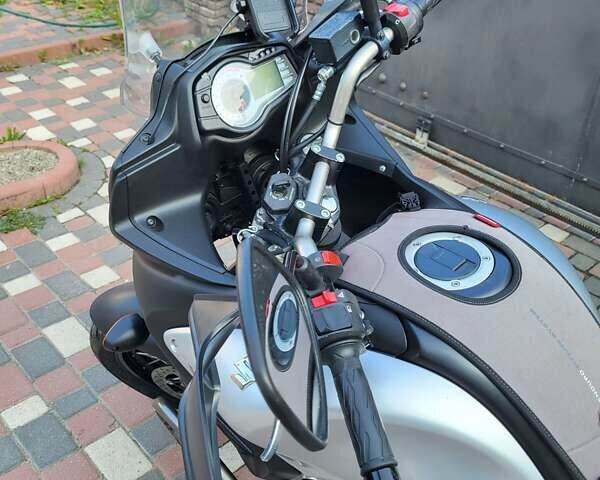 Серый Сузуки V-Strom 650/XT, объемом двигателя 0.65 л и пробегом 13 тыс. км за 6999 $, фото 4 на Automoto.ua