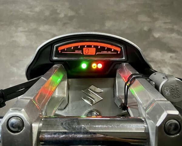 Серый Сузуки VZR 1800, объемом двигателя 1.8 л и пробегом 50 тыс. км за 10999 $, фото 28 на Automoto.ua