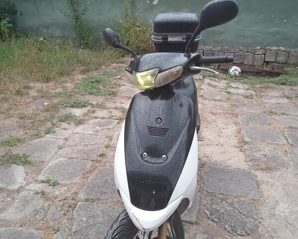 Белый Сузуки ZZ 50, объемом двигателя 0.08 л и пробегом 800 тыс. км за 600 $, фото 5 на Automoto.ua