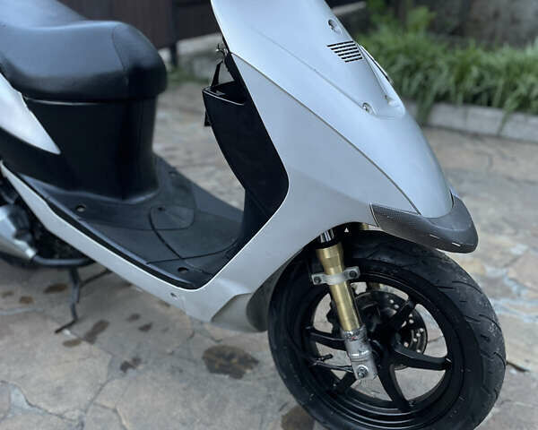 Серый Сузуки ZZ 50, объемом двигателя 49 л и пробегом 999 тыс. км за 575 $, фото 3 на Automoto.ua