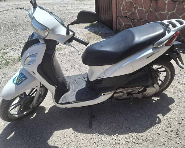 Белый Сим Крокс, объемом двигателя 0.15 л и пробегом 13 тыс. км за 1000 $, фото 1 на Automoto.ua