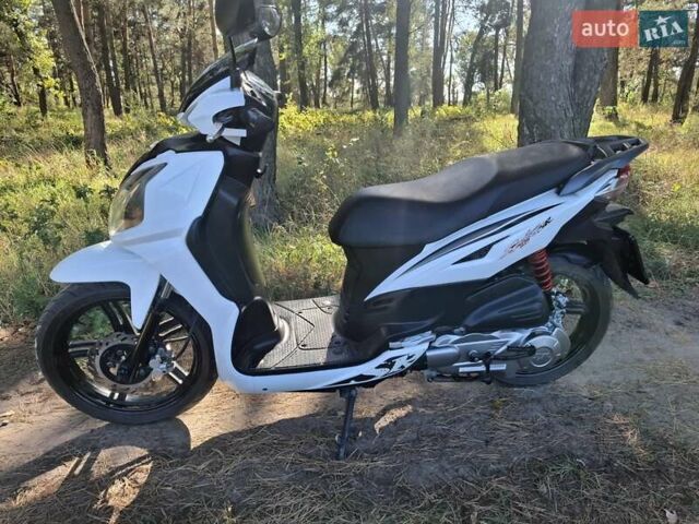 Білий Сім Сімфоні, об'ємом двигуна 0 л та пробігом 4 тис. км за 1500 $, фото 1 на Automoto.ua