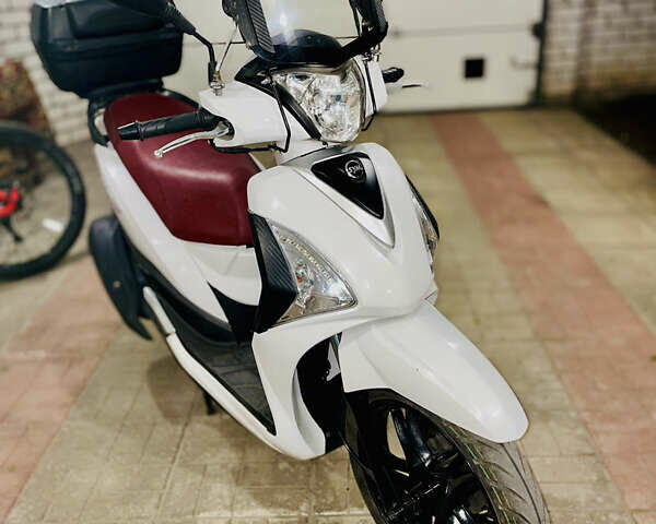 Белый Сим Симфони, объемом двигателя 7.5 л и пробегом 11 тыс. км за 1450 $, фото 1 на Automoto.ua