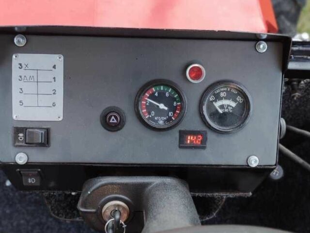 Красный Т 40АМ, объемом двигателя 4.15 л и пробегом 9 тыс. км за 9000 $, фото 3 на Automoto.ua