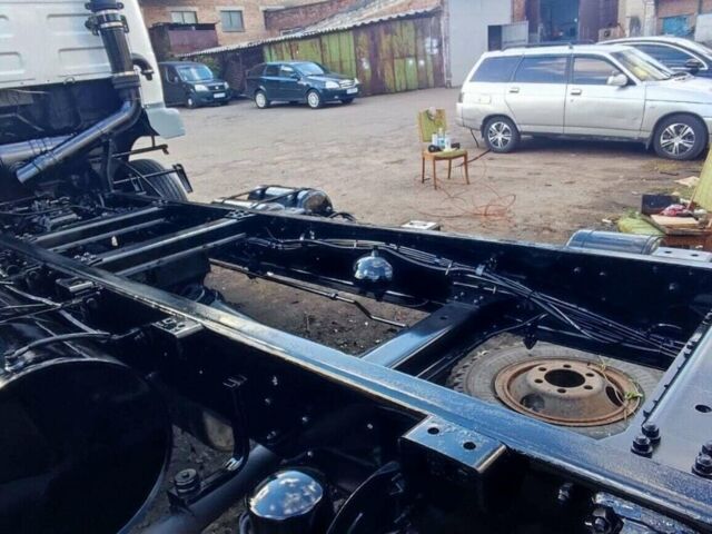 Белый TATA 1618, объемом двигателя 5.7 л и пробегом 280 тыс. км за 9400 $, фото 5 на Automoto.ua