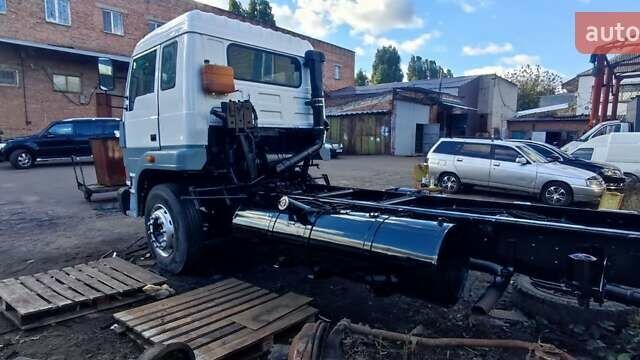 Белый TATA 1618, объемом двигателя 5.7 л и пробегом 203 тыс. км за 10400 $, фото 1 на Automoto.ua