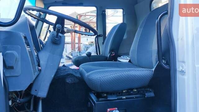 Белый TATA 1618, объемом двигателя 5.7 л и пробегом 203 тыс. км за 10400 $, фото 6 на Automoto.ua