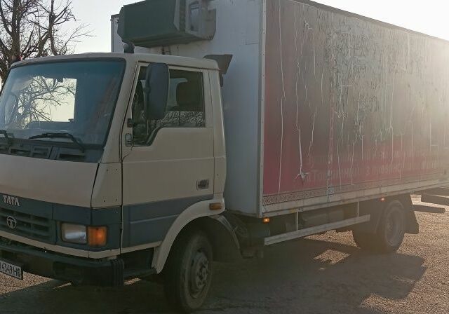 TATA 613, объемом двигателя 5.68 л и пробегом 0 тыс. км за 8000 $, фото 12 на Automoto.ua