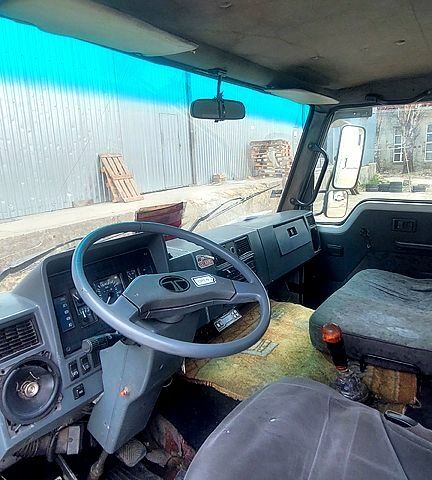 Белый TATA ЛПТ, объемом двигателя 5.7 л и пробегом 400 тыс. км за 5000 $, фото 5 на Automoto.ua
