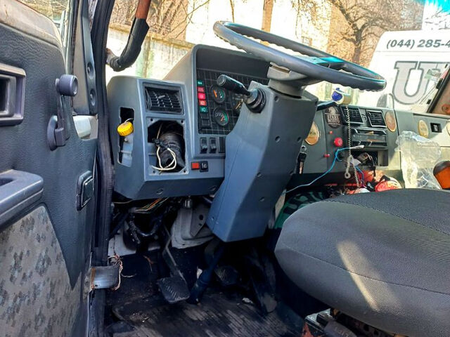 TATA ЛПТ, об'ємом двигуна 5.7 л та пробігом 230 тис. км за 4750 $, фото 9 на Automoto.ua
