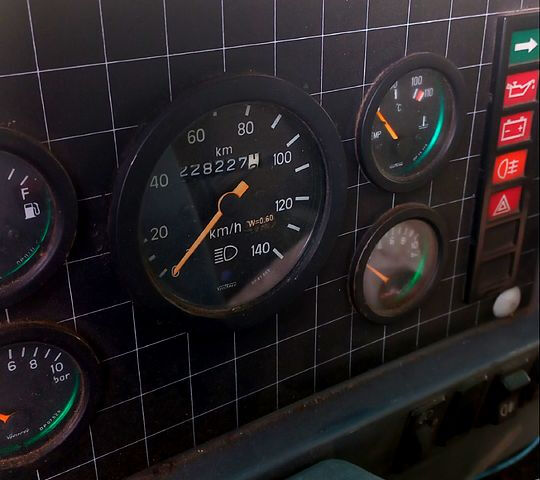 TATA ЛПТ, об'ємом двигуна 5.7 л та пробігом 230 тис. км за 4750 $, фото 10 на Automoto.ua
