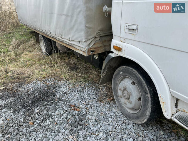 Белый TATA LPT 613, объемом двигателя 5.68 л и пробегом 382 тыс. км за 4200 $, фото 1 на Automoto.ua