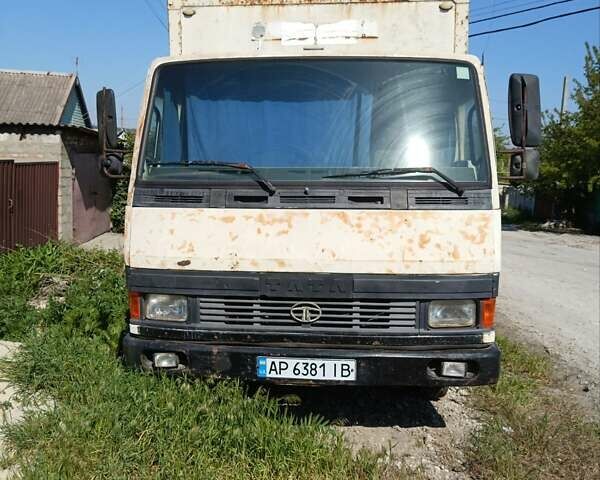Белый TATA LPT 613, объемом двигателя 5.68 л и пробегом 120 тыс. км за 4000 $, фото 1 на Automoto.ua
