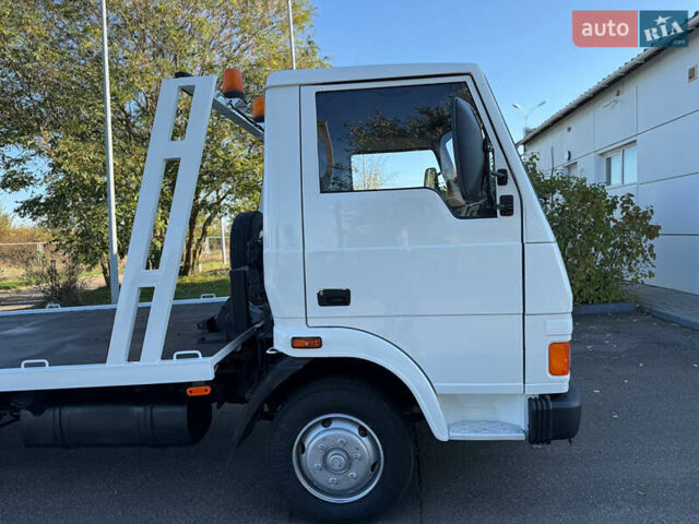 Белый TATA LPT 613, объемом двигателя 5.68 л и пробегом 64 тыс. км за 10800 $, фото 9 на Automoto.ua