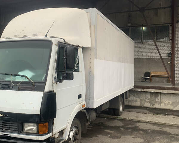 Белый TATA LPT 613, объемом двигателя 5.7 л и пробегом 300 тыс. км за 4500 $, фото 3 на Automoto.ua