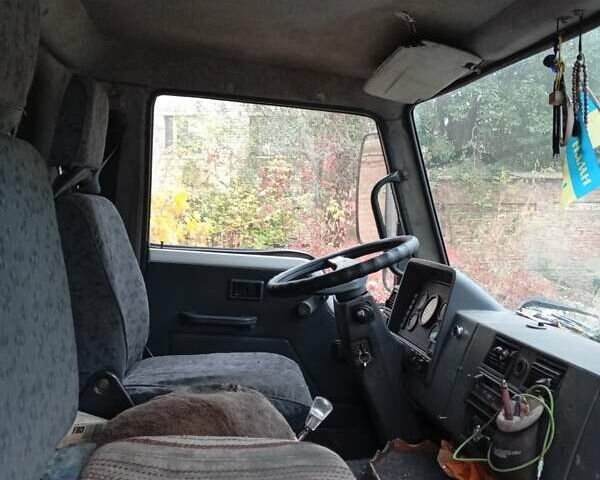 Белый TATA LPT 613, объемом двигателя 5.68 л и пробегом 600 тыс. км за 3000 $, фото 4 на Automoto.ua