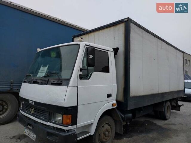 Белый TATA LPT 613, объемом двигателя 5.68 л и пробегом 559 тыс. км за 3200 $, фото 1 на Automoto.ua