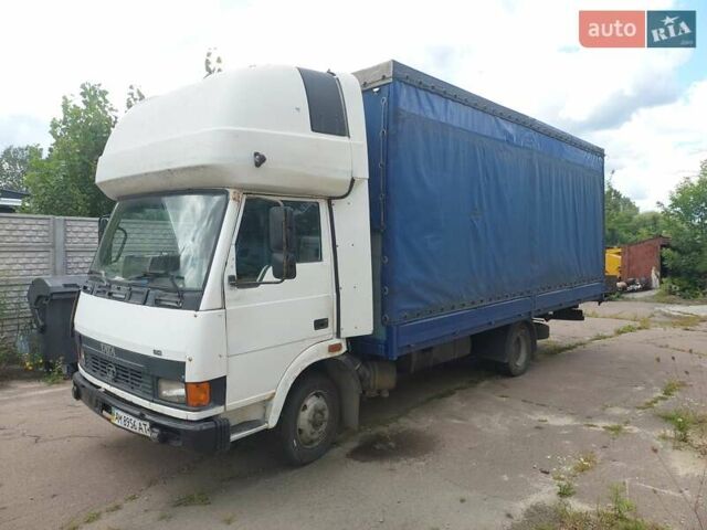 Белый TATA LPT 613, объемом двигателя 5.68 л и пробегом 402 тыс. км за 7500 $, фото 1 на Automoto.ua