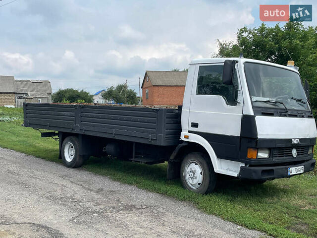 Белый TATA LPT 613, объемом двигателя 5.68 л и пробегом 220 тыс. км за 4999 $, фото 1 на Automoto.ua