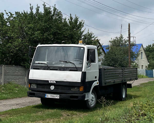 Белый TATA LPT 613, объемом двигателя 5.68 л и пробегом 220 тыс. км за 4999 $, фото 3 на Automoto.ua