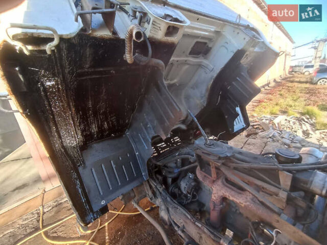 Бежевый TATA LPT 613, объемом двигателя 5.68 л и пробегом 200 тыс. км за 6000 $, фото 6 на Automoto.ua