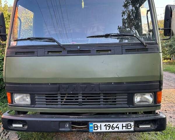 Зеленый TATA LPT 613, объемом двигателя 5.67 л и пробегом 400 тыс. км за 6500 $, фото 1 на Automoto.ua
