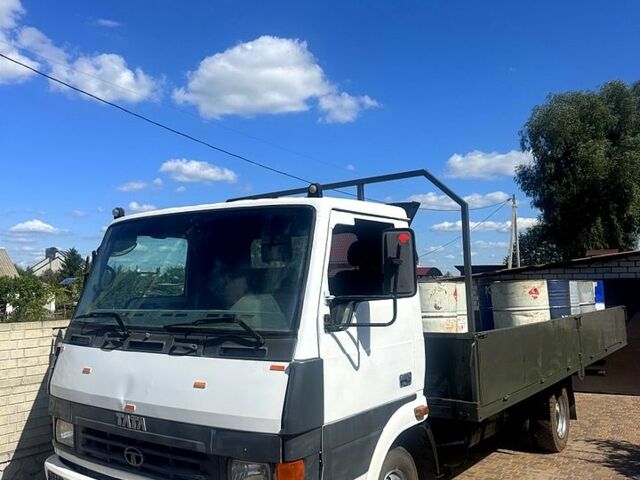 Білий TATA T713, об'ємом двигуна 5.7 л та пробігом 395 тис. км за 6300 $, фото 1 на Automoto.ua