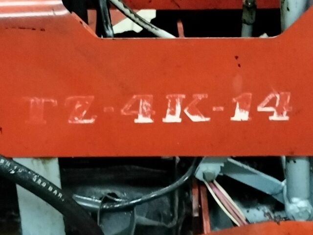 Красный ТЗ 4k-14, объемом двигателя 2 л и пробегом 100 тыс. км за 4000 $, фото 7 на Automoto.ua