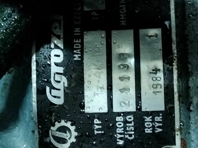 Красный ТЗ 4k-14, объемом двигателя 2 л и пробегом 100 тыс. км за 4000 $, фото 6 на Automoto.ua