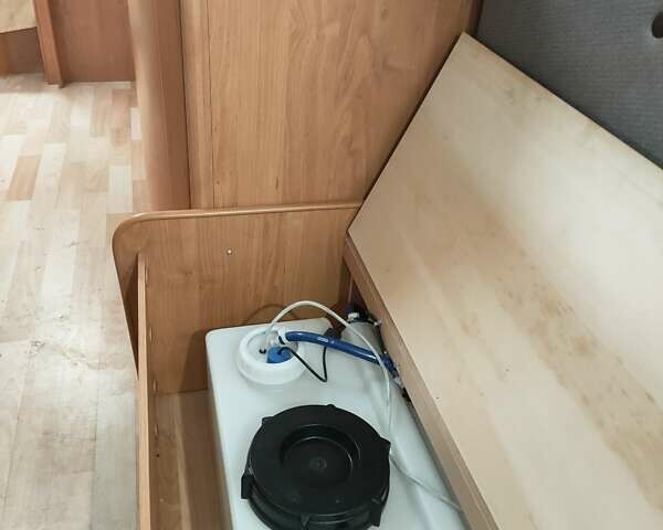 Белый Таберт Caravane, объемом двигателя 0 л и пробегом 0 тыс. км за 15000 $, фото 23 на Automoto.ua