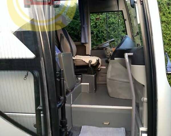 Серый Темза авто Престиж, объемом двигателя 4 л и пробегом 400 тыс. км за 27000 $, фото 9 на Automoto.ua