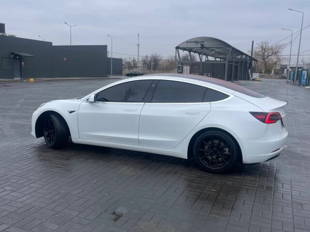 Белый Тесла Модель 3, объемом двигателя 0 л и пробегом 141 тыс. км за 14400 $, фото 7 на Automoto.ua