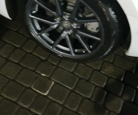 Белый Тесла Модель 3, объемом двигателя 0 л и пробегом 85 тыс. км за 13500 $, фото 6 на Automoto.ua