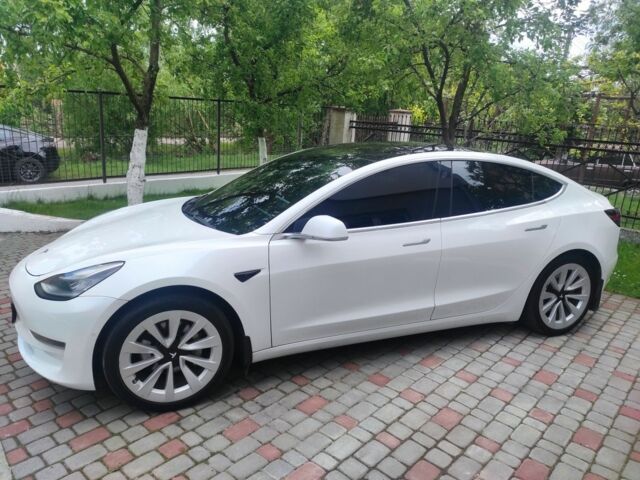 Білий Тесла Модель 3, об'ємом двигуна 0 л та пробігом 310 тис. км за 14999 $, фото 5 на Automoto.ua