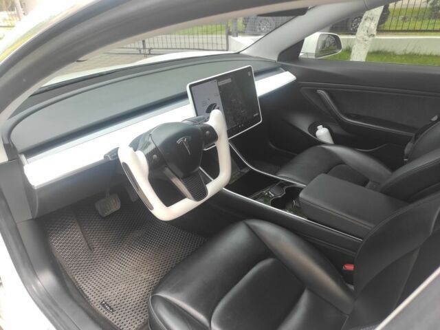 Білий Тесла Модель 3, об'ємом двигуна 0 л та пробігом 310 тис. км за 14900 $, фото 6 на Automoto.ua