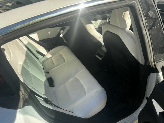 Білий Тесла Модель 3, об'ємом двигуна 0 л та пробігом 248 тис. км за 13300 $, фото 1 на Automoto.ua