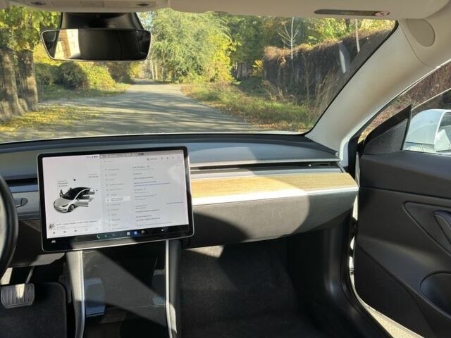 Белый Тесла Модель 3, объемом двигателя 0 л и пробегом 114 тыс. км за 16000 $, фото 9 на Automoto.ua