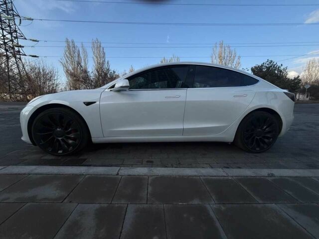 Білий Тесла Модель 3, об'ємом двигуна 0 л та пробігом 164 тис. км за 19500 $, фото 3 на Automoto.ua