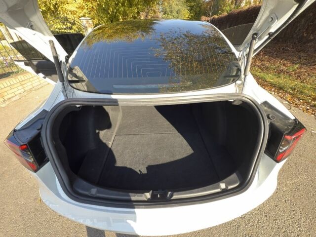 Белый Тесла Модель 3, объемом двигателя 0 л и пробегом 114 тыс. км за 16000 $, фото 5 на Automoto.ua