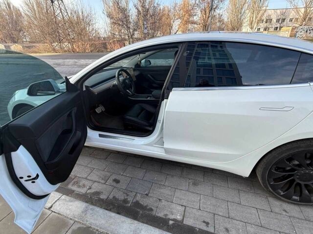 Білий Тесла Модель 3, об'ємом двигуна 0 л та пробігом 164 тис. км за 19500 $, фото 15 на Automoto.ua