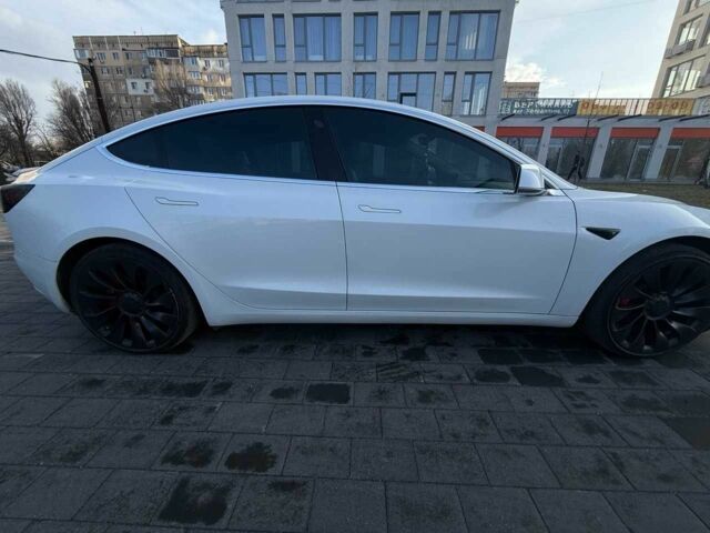 Білий Тесла Модель 3, об'ємом двигуна 0 л та пробігом 164 тис. км за 19500 $, фото 4 на Automoto.ua