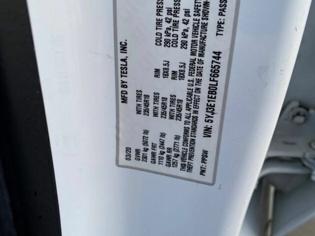 Белый Тесла Модель 3, объемом двигателя 0 л и пробегом 101 тыс. км за 19400 $, фото 15 на Automoto.ua