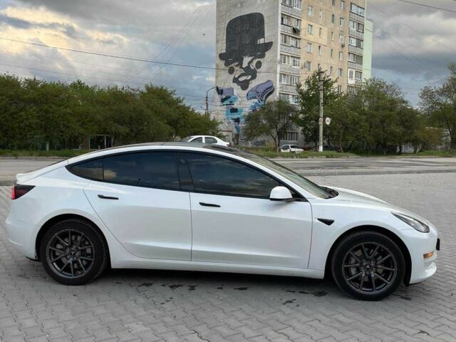 Белый Тесла Модель 3, объемом двигателя 0 л и пробегом 260 тыс. км за 13508 $, фото 3 на Automoto.ua