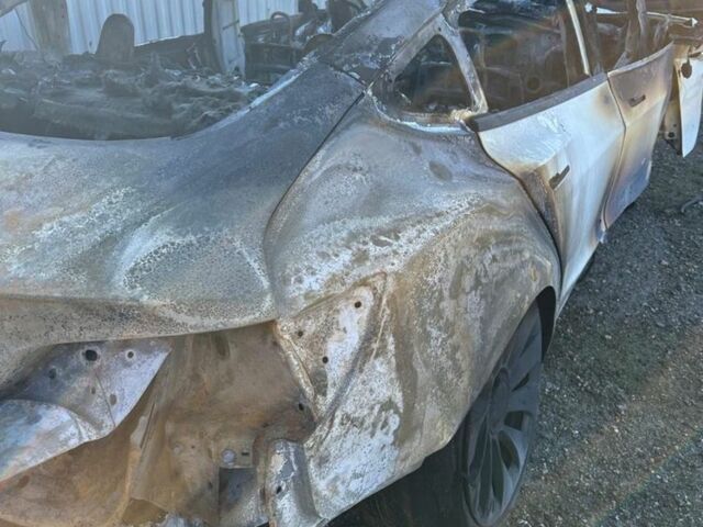 Білий Тесла Модель 3, об'ємом двигуна 0 л та пробігом 50 тис. км за 1000 $, фото 3 на Automoto.ua