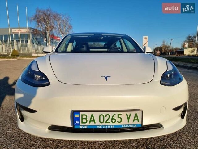 Білий Тесла Модель 3, об'ємом двигуна 0 л та пробігом 5 тис. км за 31999 $, фото 3 на Automoto.ua