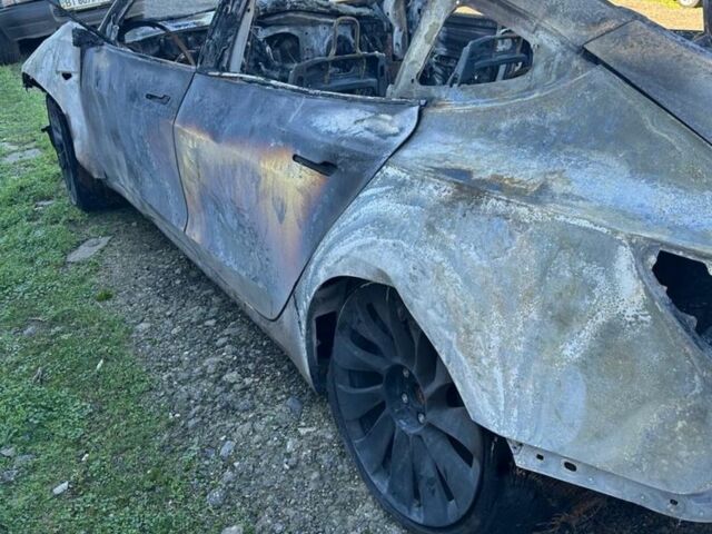 Білий Тесла Модель 3, об'ємом двигуна 0 л та пробігом 50 тис. км за 1000 $, фото 1 на Automoto.ua