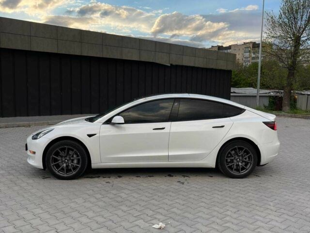 Белый Тесла Модель 3, объемом двигателя 0 л и пробегом 260 тыс. км за 13508 $, фото 4 на Automoto.ua