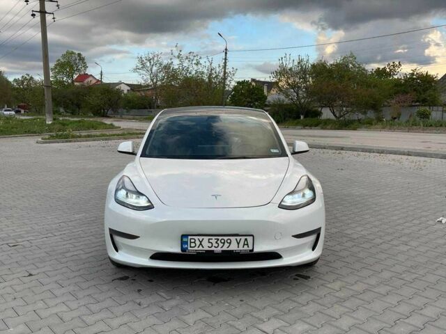 Белый Тесла Модель 3, объемом двигателя 0 л и пробегом 260 тыс. км за 14200 $, фото 2 на Automoto.ua