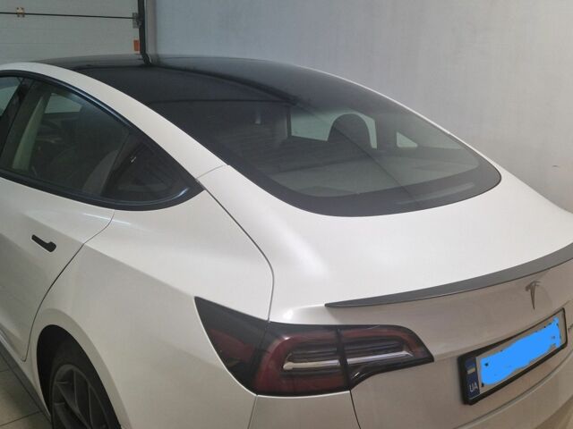 Білий Тесла Модель 3, об'ємом двигуна 0 л та пробігом 68 тис. км за 10000 $, фото 1 на Automoto.ua