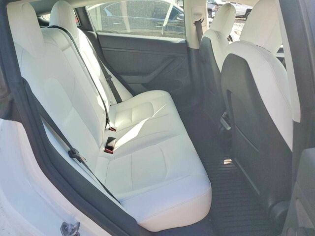 Белый Тесла Модель 3, объемом двигателя 0 л и пробегом 84 тыс. км за 4800 $, фото 9 на Automoto.ua